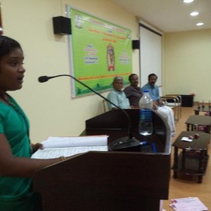 பேச்சுப்போட்டி முதல்பரிசு மாணவி